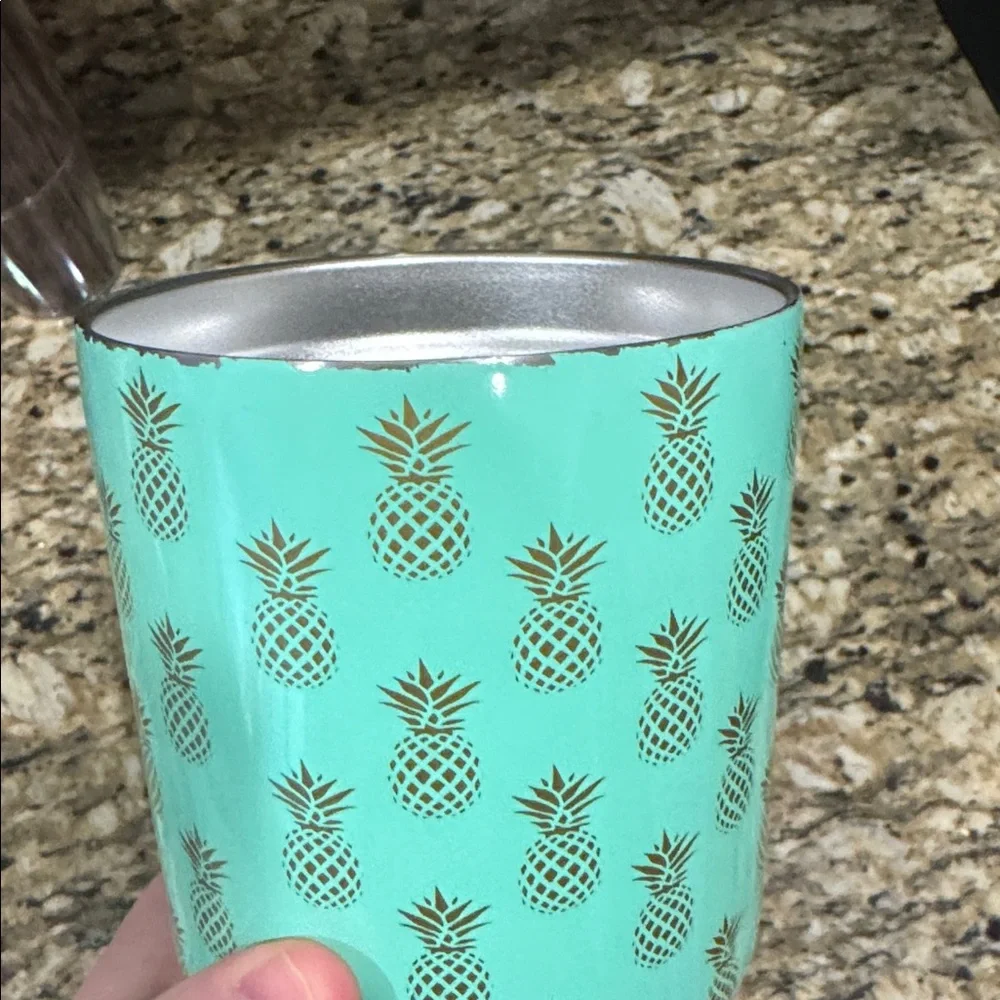 Mint Green Tumbler with Gold Pineapples - 30oz